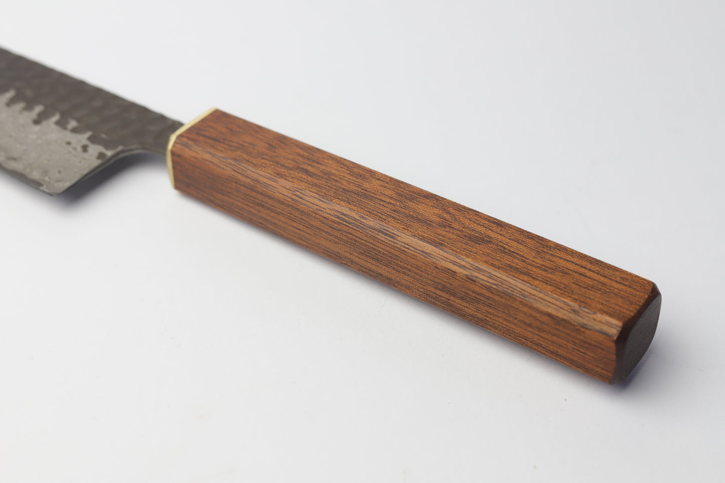 Bunka aus Dreilagenstahl, Mahagoni Griff