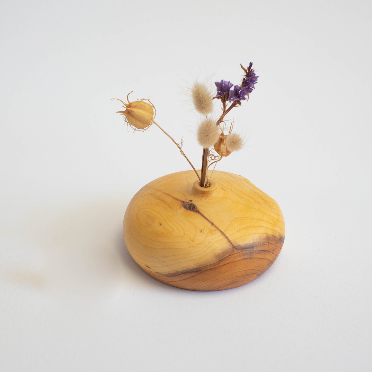Vase aus regionaler Eibe