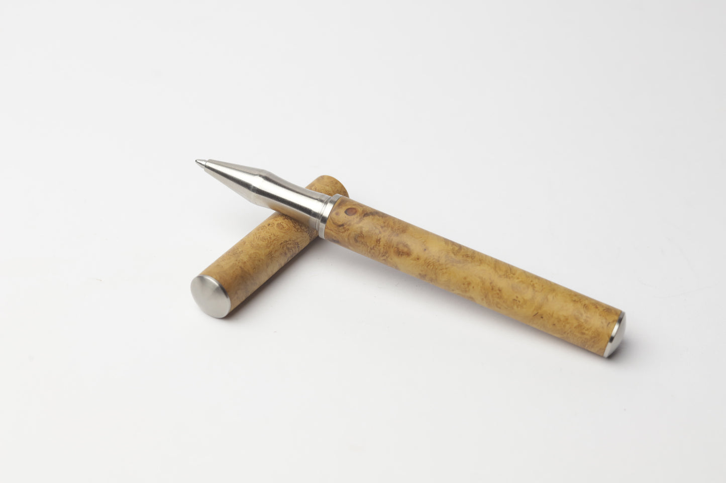 Rollerball-Stift aus Maserrobinie, Edelstahl